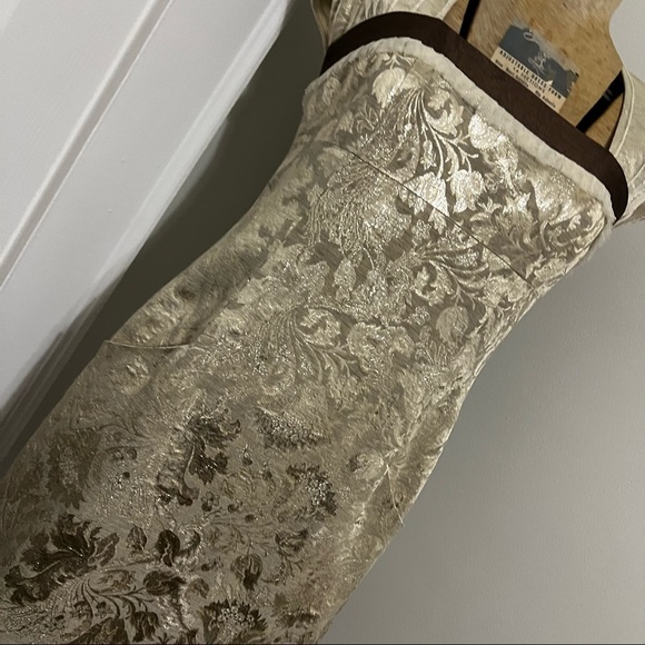 Signette Metallic Gold Floral Brocade Beige Lace Cap Sleeve Empire Waist Dress - Picture 2 of 12